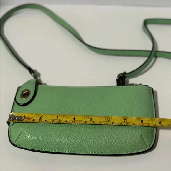 Joy Susan Lux Crossbody Wristlet light green - Picture 5 of 8